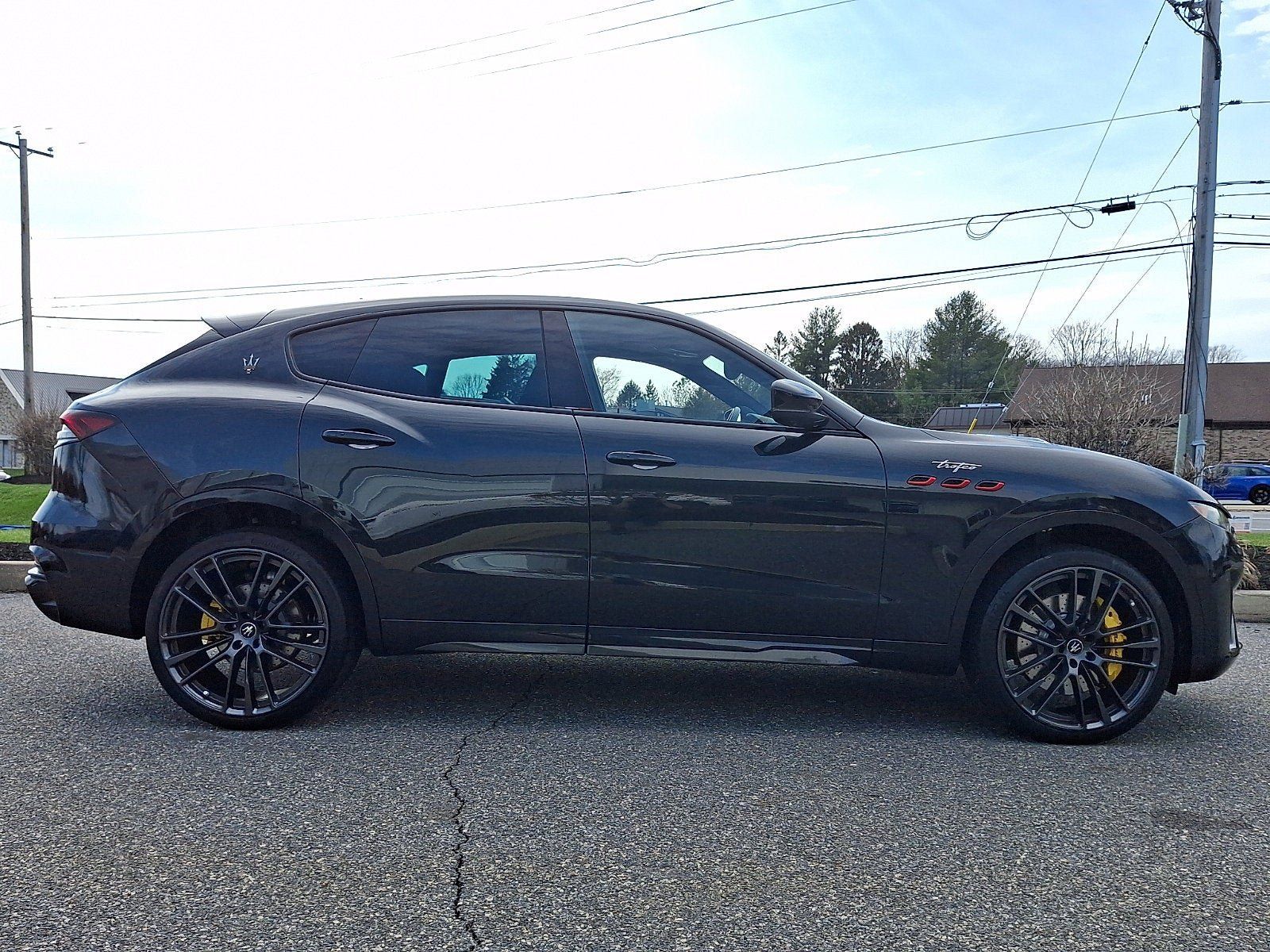Used 2023 Maserati Levante Trofeo AWD/4WD image 4