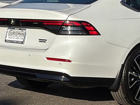 Used 2023 Honda Accord Touring image 6