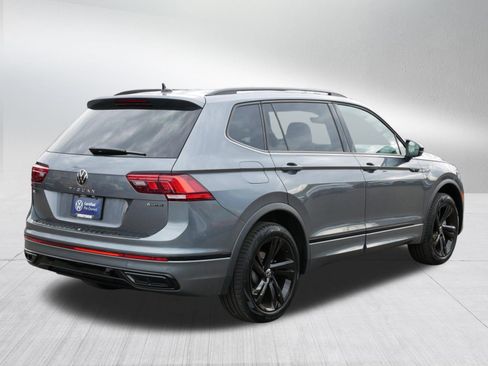 Certified 2024 Volkswagen Tiguan SE R-Line image 7