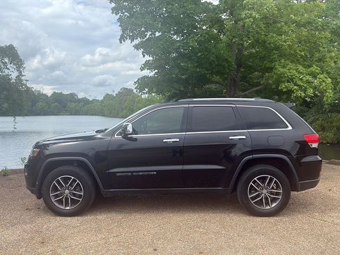 Used 2018 Jeep Grand Cherokee Limited w/ Luxury Group II AWD/4WD image 10