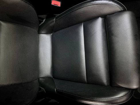 Used 2021 Porsche Taycan image 19