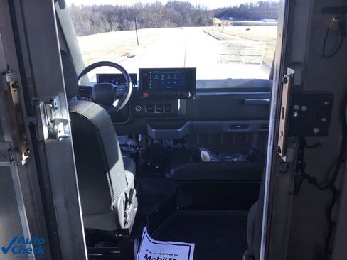 Used 2024 Chevrolet Brightdrop 600 w/ Commercial Equipment Package image 32