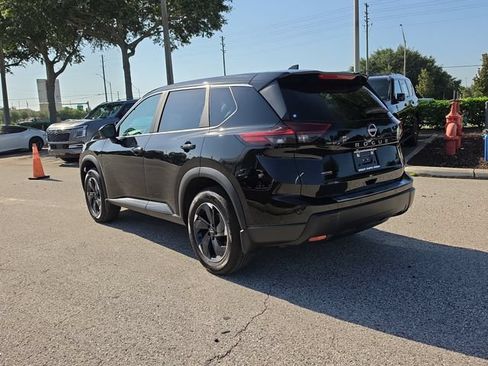 Certified 2025 Nissan Rogue SV AWD/4WD image 6
