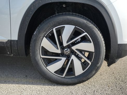 New 2026 Volkswagen Atlas Peak Edition image 11