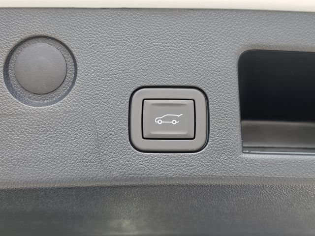 New 2027 Chevrolet Equinox LT w/ Convenience Package II FWD image 13