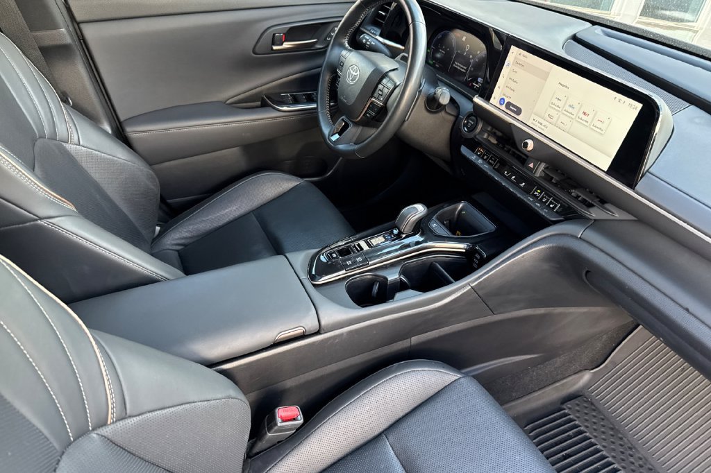 Used 2025 Toyota Crown Signia w/ Advanced Technology Package AWD/4WD image 18