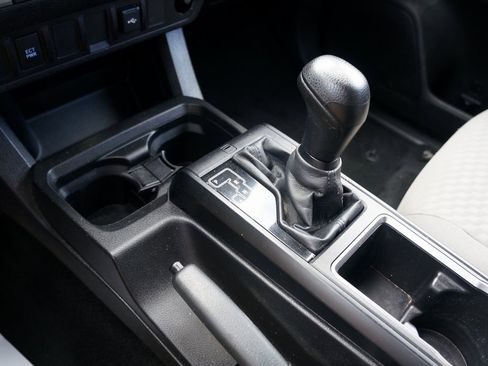 Used 2022 Toyota Tacoma SR image 23