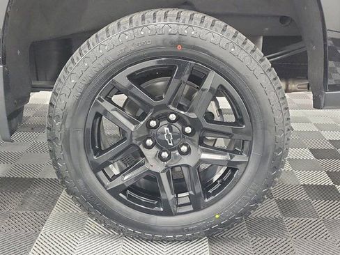 Used 2024 Chevrolet Silverado 1500 LT Trail Boss w/ Convenience Package II AWD/4WD image 10