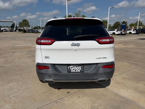 Used 2015 Jeep Cherokee Limited w/ Luxury Group FWD image 2