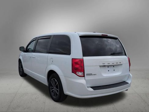 Used 2019 Dodge Grand Caravan SE FWD image 4