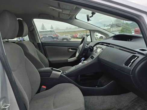Used 2014 Toyota Prius Three image 11