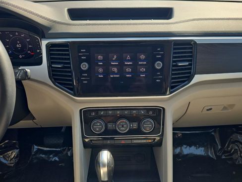 Used 2022 Volkswagen Atlas SE w/ Black Wheel Package AWD/4WD image 11