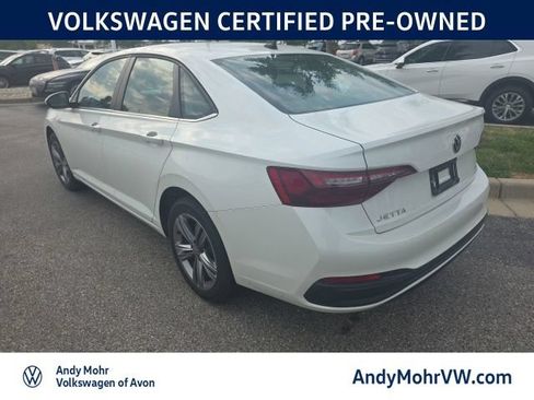 Used 2023 Volkswagen Jetta SE FWD image 4