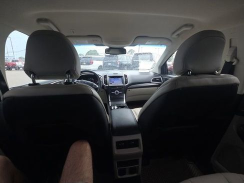 Used 2019 Ford Edge Titanium FWD image 14