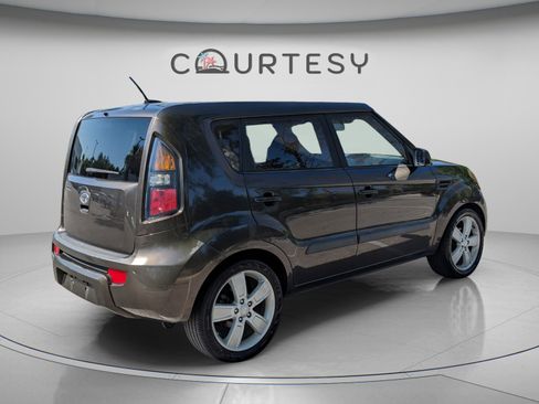 Used 2011 Kia Soul ! FWD image 6