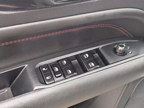 Used 2025 Jeep Compass Trailhawk image 22