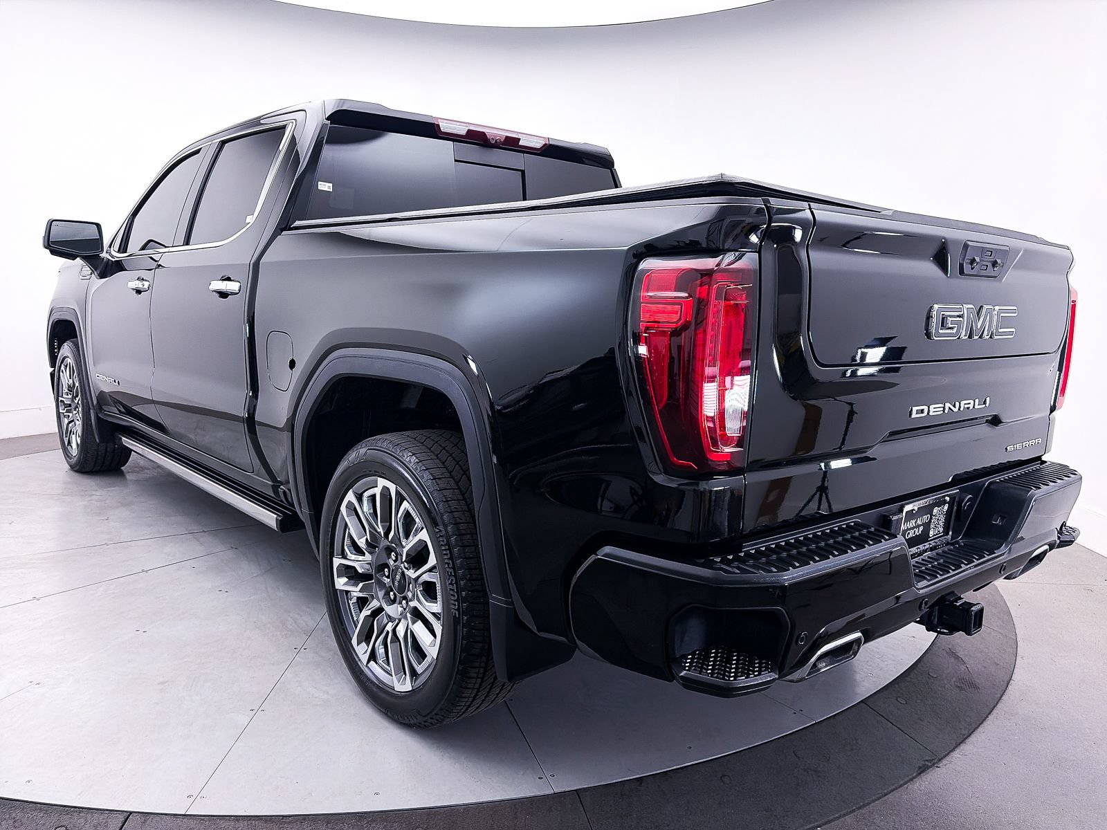 Used 2024 GMC Sierra 1500 Denali Ultimate AWD/4WD image 18