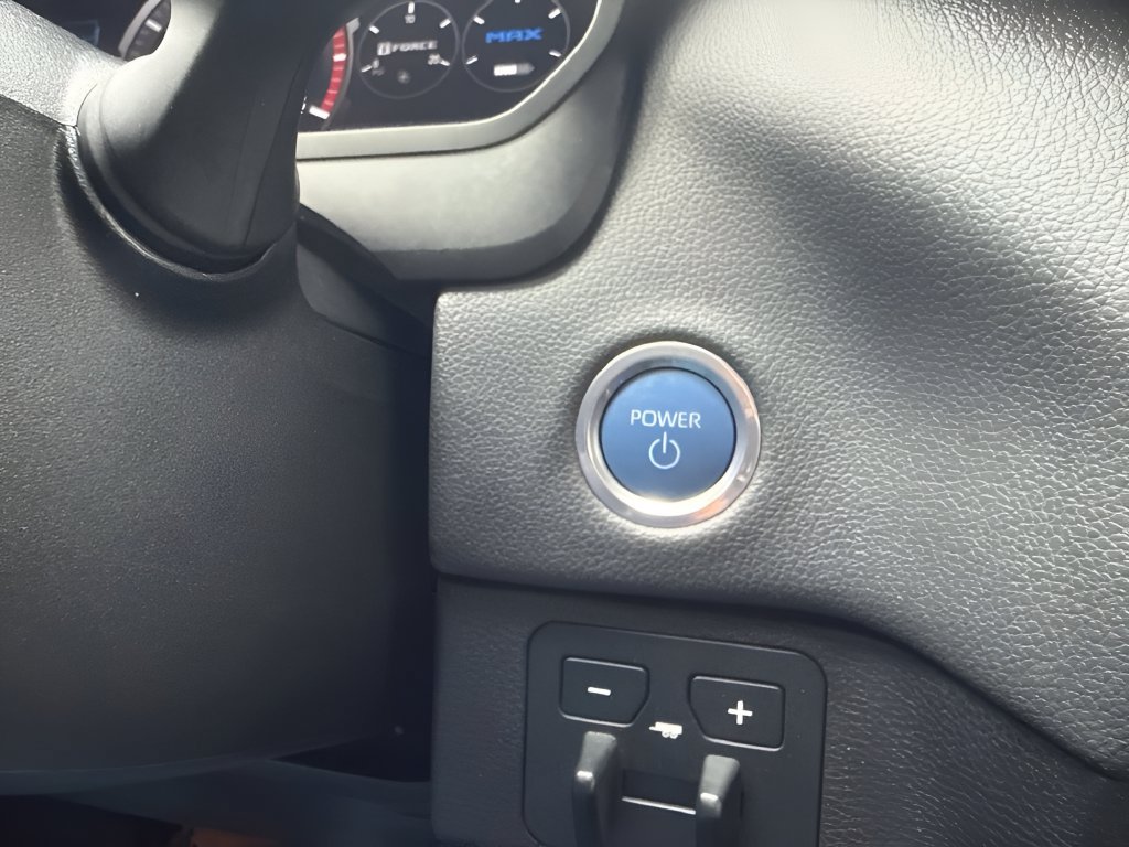 Used 2024 Toyota Tundra Limited AWD/4WD image 22