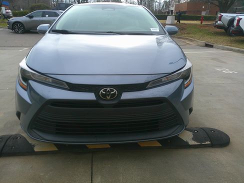 Used 2023 Toyota Corolla LE image 32