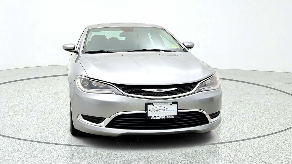 Used 2015 Chrysler 200 Limited w/ Convenience Group FWD image 2
