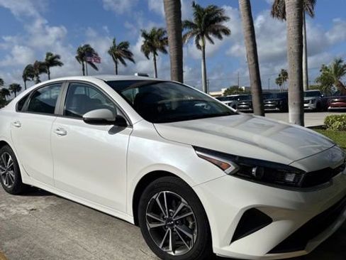 Certified 2023 Kia Forte LXS w/ LXS Technology Package image 2