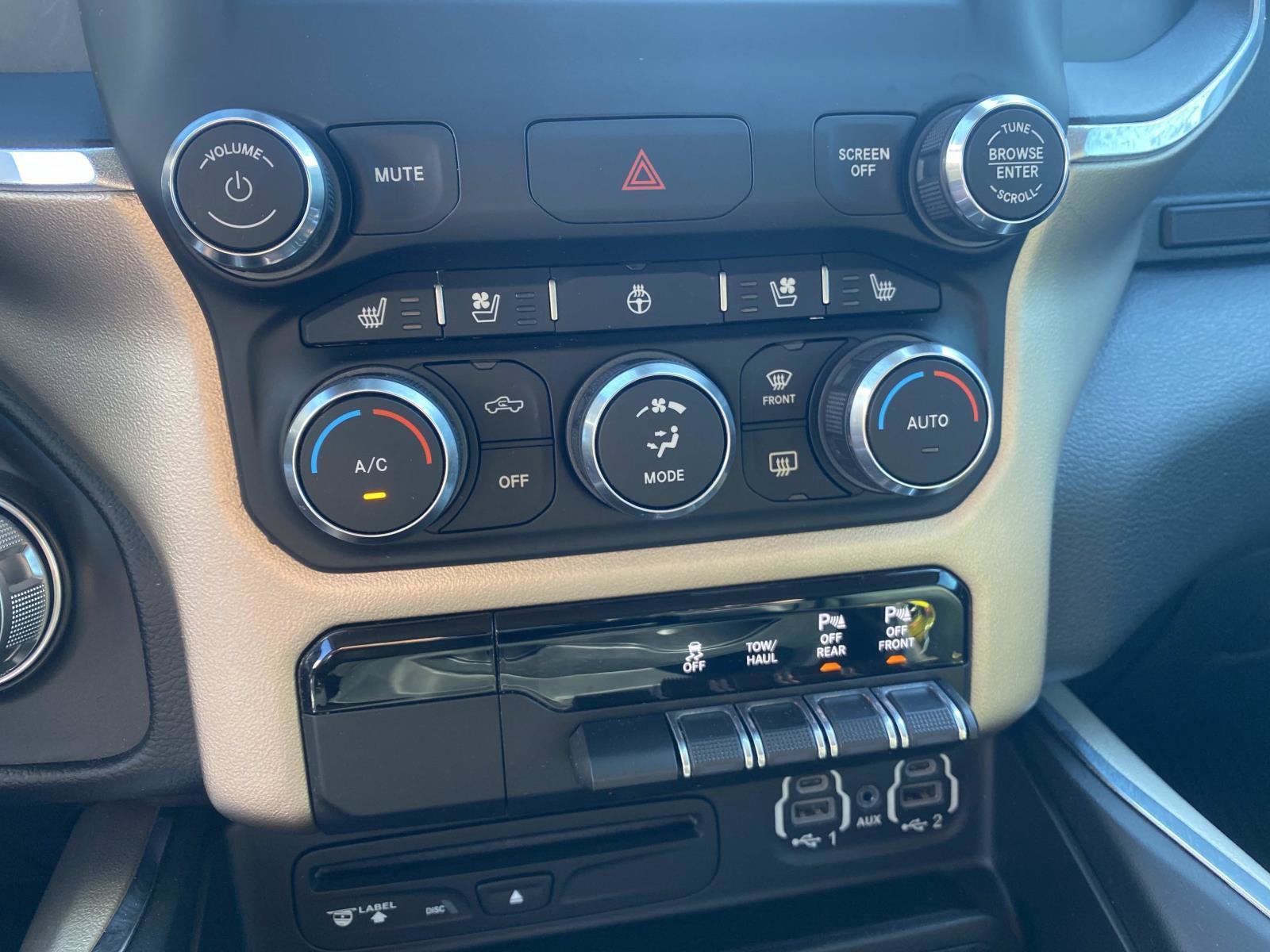 Used 2019 RAM 1500 Laramie AWD/4WD image 28