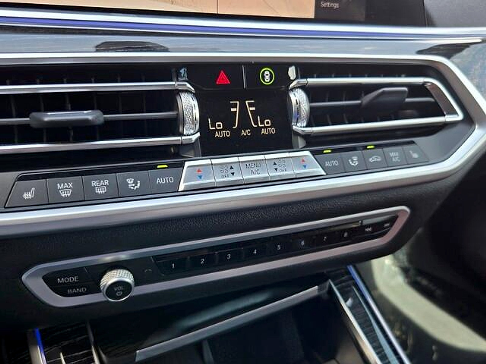 Used 2022 BMW X7 M50i w/ Cold Weather Package AWD/4WD image 19