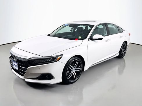 Certified 2021 Honda Accord Touring image 3