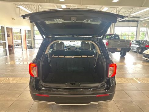 Used 2020 Ford Explorer XLT w/ Equipment Group 202A AWD/4WD image 29