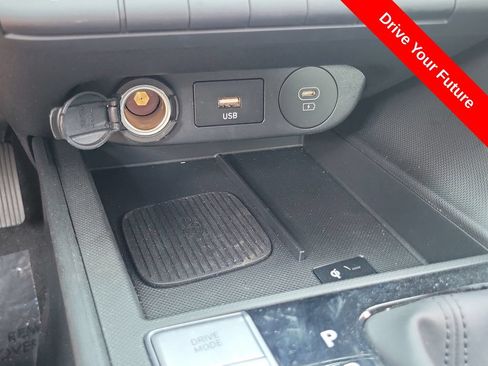 Used 2025 Hyundai Elantra SEL FWD image 12