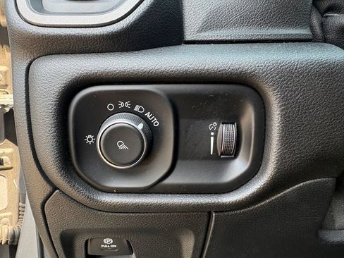 Used 2020 RAM 1500 Tradesman AWD/4WD image 13