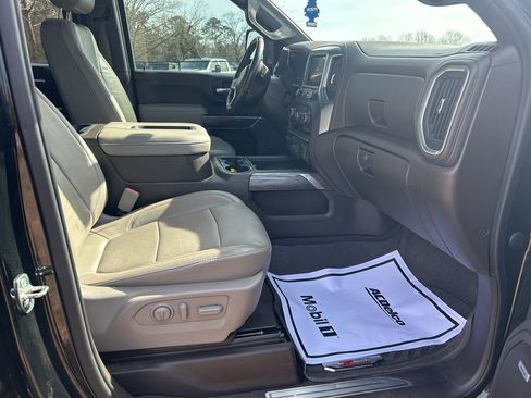 Used 2020 Chevrolet Silverado 2500 LTZ image 17