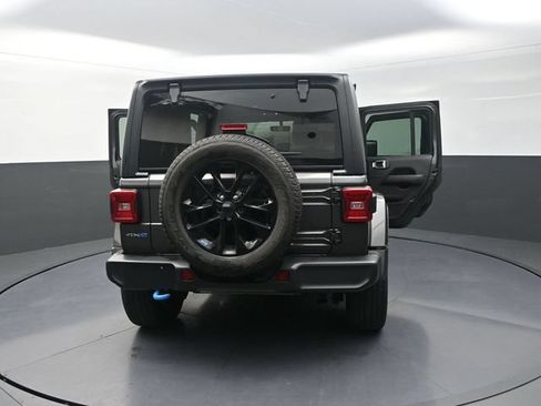 Used 2023 Jeep Wrangler Unlimited Sahara w/ Cold Weather Group AWD/4WD image 35