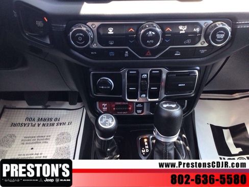 Used 2024 Jeep Wrangler Unlimited Rubicon 4xe AWD/4WD image 24