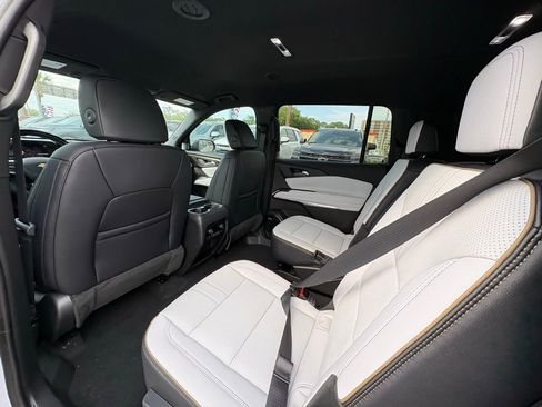 New 2026 Chevrolet Traverse High Country AWD/4WD image 15
