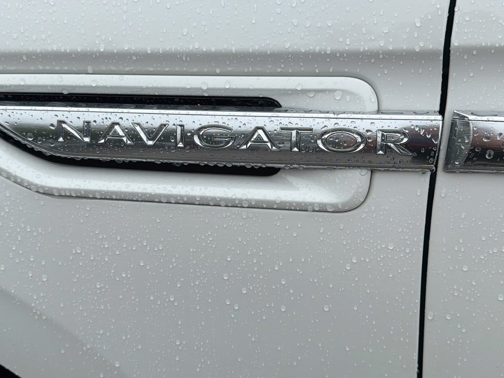 Used 2020 Lincoln Navigator L Reserve w/ Luxury Package AWD/4WD image 11