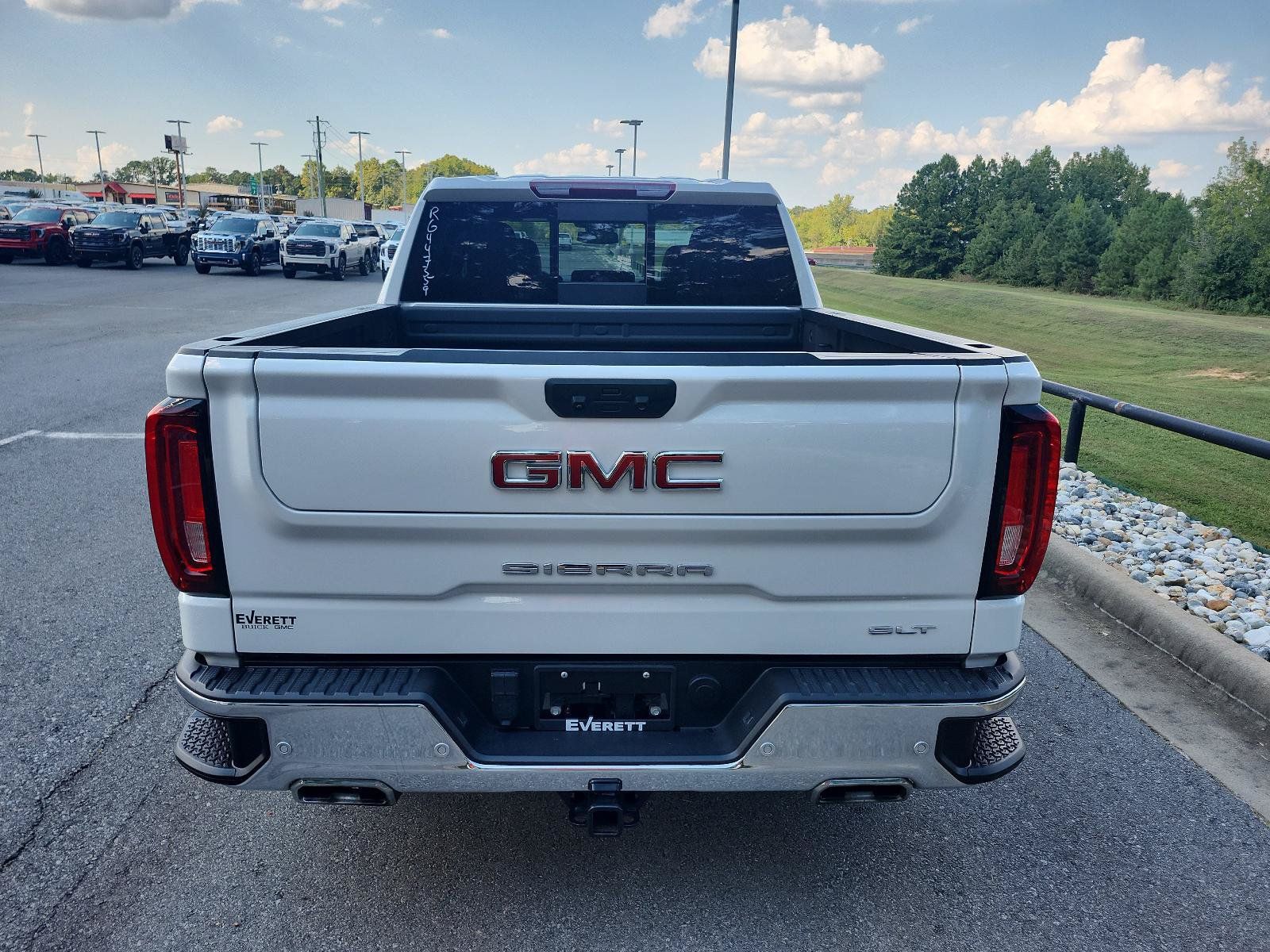Used 2024 GMC Sierra 1500 SLT w/ SLT Premium Plus Package AWD/4WD image 7