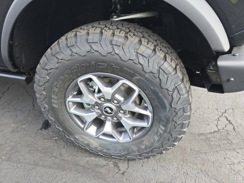 Used 2024 Ford Bronco Badlands image 30