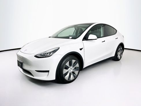 Used 2020 Tesla Model Y Long Range image 3