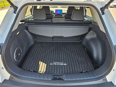 Used 2026 Toyota Corolla Cross XLE w/ Convenience Package image 14