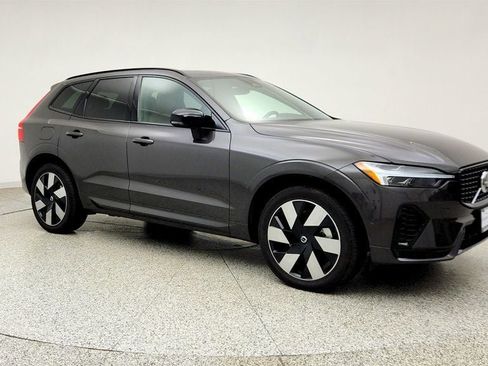 Used 2024 Volvo XC60 T8 Ultimate w/ Climate Package AWD/4WD image 3