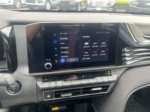 Used 2026 Toyota Camry LE w/ Convenience Package FWD image 11