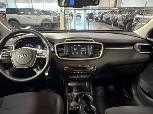 Used 2019 Kia Sorento LX w/ LX Convenience Package image 29