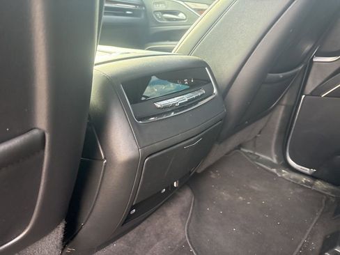 Certified 2022 Cadillac Escalade Luxury image 16