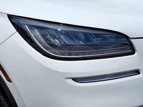 Used 2021 Lincoln Corsair AWD w/ Premium Package image 12