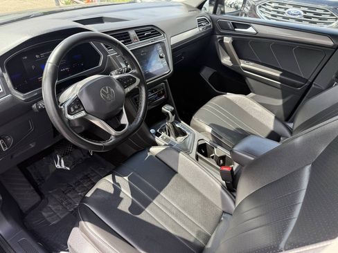Used 2022 Volkswagen Tiguan SE FWD image 11