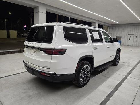 Used 2024 Jeep Wagoneer Series II w/ Flexible Seating Group image 6