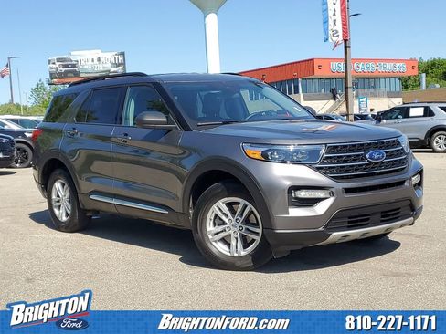 Used 2023 Ford Explorer XLT w/ Equipment Group 202A AWD/4WD image 1