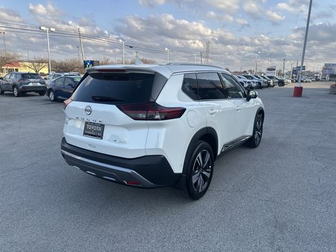 Used 2023 Nissan Rogue SL w/ SL Premium Package image 5