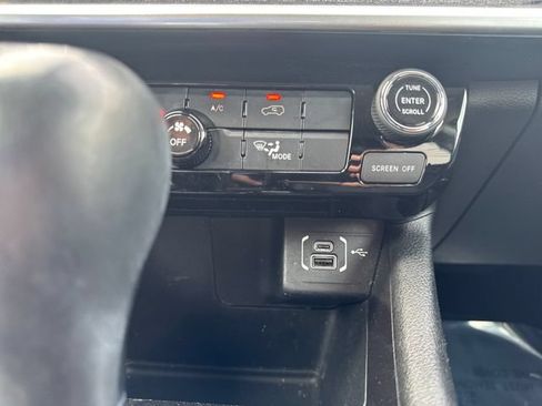 Used 2022 Jeep Compass Latitude AWD/4WD image 23